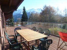 Chalet traditionnel avec jacuzzi ext&eacute;rieur, chal&eacute; alpino em Bex