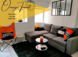 Orange touche ~ calme et cosy, alojamento com cozinha em Gerzat