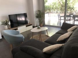 Standing Apartment Barcelona Forum, hotel in Sant Adria de Besos