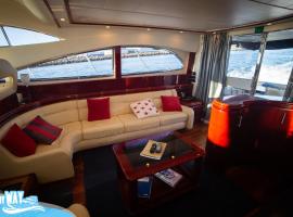 Barco no Cora&ccedil;&atilde;o da Cidade - Iate de 5 estrelas