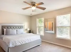 Discounted Gorgeous 2 bed/ 2.5 bathroom Townhome