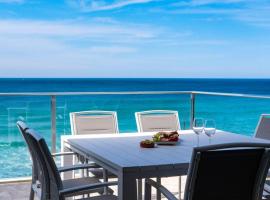 Paradise Penthouse - Beach Front Style and Luxury, hôtel de luxe à Entrance