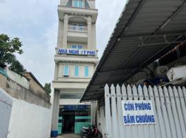 Ky Phu, hotel with parking in Thuan An