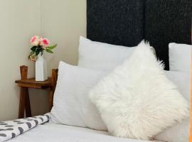Ligege Rentals and Accommodations, מלון בת'והויאנדו