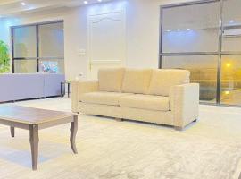 شاليه ريفان, hotel u gradu 'Umm Lajj'