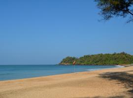 Talpona Paradise Beach House, hotelli kohteessa Canacona