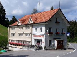 Schwellbrunn,Ferienwohnung mit Säntissicht, hytte i Schwellbrunn