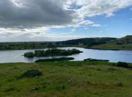 Katie’s Cottage, hotel cerca de Ballyhoura Country, Limerick