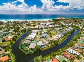 Livin' on Island Time - Waterfront 4BR by uHoliday