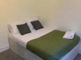 Balham, South London Spacious Guest House 3