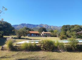 Posada del Paraíso-Exclusivo adultos, hotel amb piscina a Las Rabonas