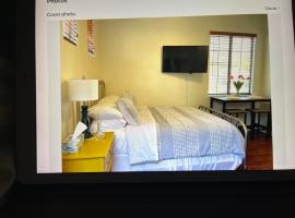 Casita Alkie, bed & breakfast σε Litchfield Park