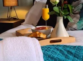 The Farrier's 3 bedroom comfy and cosy bolt hole close to Cannock town centre