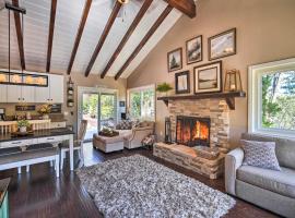 Tree-Lined Twin Peaks Cottage with Custom Stream, vacation home in Twin Peaks