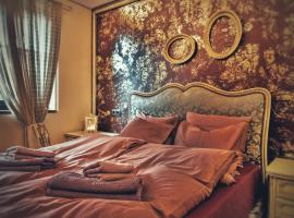 Тhe Bohemian Lodge-entire house with sauna, cabin in Veliko Tŭrnovo