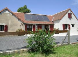 Gîte 3 chambres proche attractions avec jardin & Wi-Fi - FR-1-489-51, hotel v destinaci Dompierre-sur-Besbre