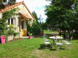 Gîte Moulins, 3 pièces, 5 personnes - FR-1-489-324、ムーランのホテル