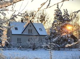 Nasz Dębowiec - dom dla 15 osób, sauna, widok na staw, wielka działka, hotel i Dębowiec