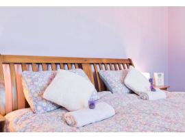 Modern Homestay Rooms Dublin Airport 15 minutes, розміщення в сім’ї у місті Ballyboughal