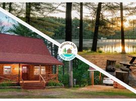 Lakefront Log Cabin Loft Kayaks Beach Ev, hotel in Black River Falls