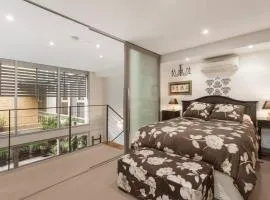 Spacious 4 brm Gem right in the heart of the city