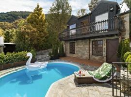 Alpine Cottage, hotel with pools in Queenstown
