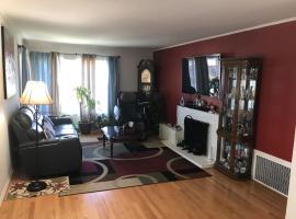 2 bedroom house or Private Studio in quiet neighborhood near SF, SFSU and SFO, hotel em Daly City