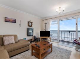 On The Beach - Direct Beach Access Sea Views, Hotel in Saundersfoot