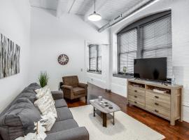 NY Style Centric Loft with King Bed by Park ave, apartamento en Rochester