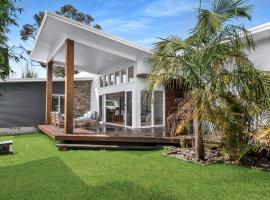 Bamboo Beachhouse, holiday home in Berrara