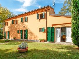 Cozy Home In Trebbiantico Di Pesaro With House A Panoramic View, casa en Trebbiantico