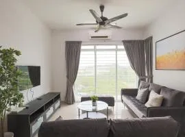 Cozy 3-bedroom condo with Pool - Seri Kembangan