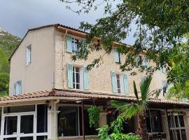 Logis Hôtel & Restaurant du Parc, hotel v destinaci Gémenos