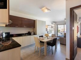 High-End central APT with comfy BED & Super WIFI by 360 Estates, hotel a San Ġwann