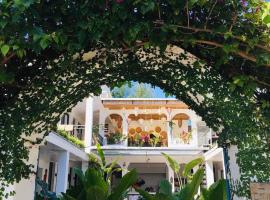 Coto Island Beach Village Homestay – hotel w mieście Đảo Cô Tô