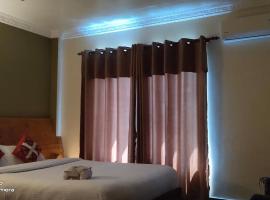 Hotel hornbill, hotel in Sauraha