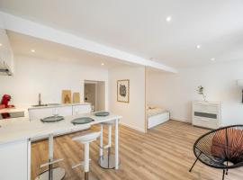 Quartier du château, superbe appartement avec parking, hôtel à Pau près de : Mairie de Pau