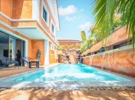 HIDELAND Luxury Pool Villa Pattaya Walking Street 5 Bedrooms, готель-люкс у місті Паттайя (південь)