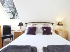 THE DEN, a Secluded Annex with Hot-tub & Heating