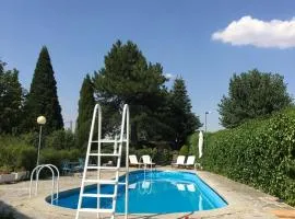 Villa Aurelia - Casa de campo con jardín y piscina entre Madrid y Segovia