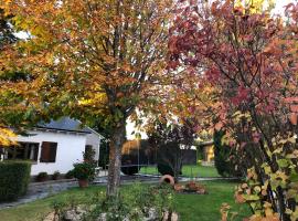 Villa Aurelia - Casa de campo con jardín y piscina entre Madrid y Segovia, מלון בOrtigosa del Monte