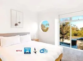 3Bdrm Beachside Town House with Ocean Views