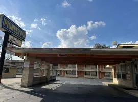 Pioneer INN