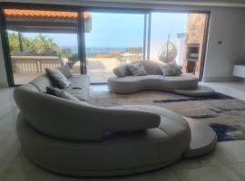 Zimbali 20 Phezulu Villa, hotel v destinaci Ballito