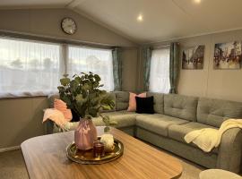 Lovely 3 bedroom holiday home in Seton Sand caravan park Wi-Fi Xbox, lúxustjaldstæði í Edinborg