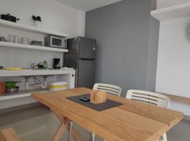 Gris Departamento 33 M2, hotel with parking in Jiutepec