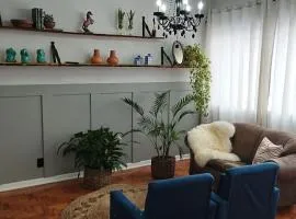 Apartamento encantador no centro c/ garagem cobert