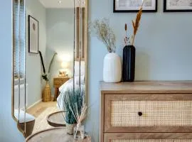 The Rafters - 2 Bedroom Apartment - Central Location - Vibrant Atmosphere
