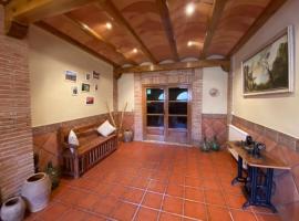 Casa de pueblo con merendero y chimenea., дом для отпуска в городе Viguera