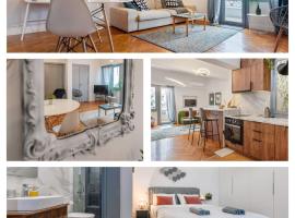 Friends & family 3broom apt, downtown Athens-FIX